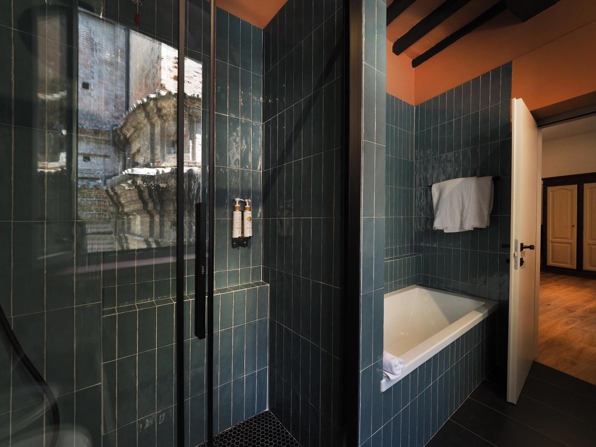 Hotel Priori Secret Garden Перуджа Екстериор снимка