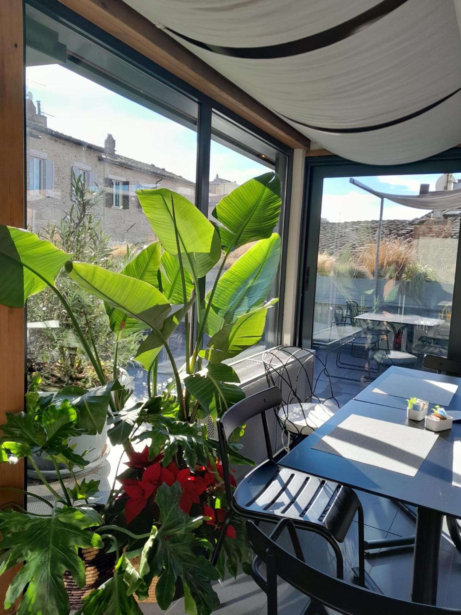 Hotel Priori Secret Garden Перуджа Екстериор снимка